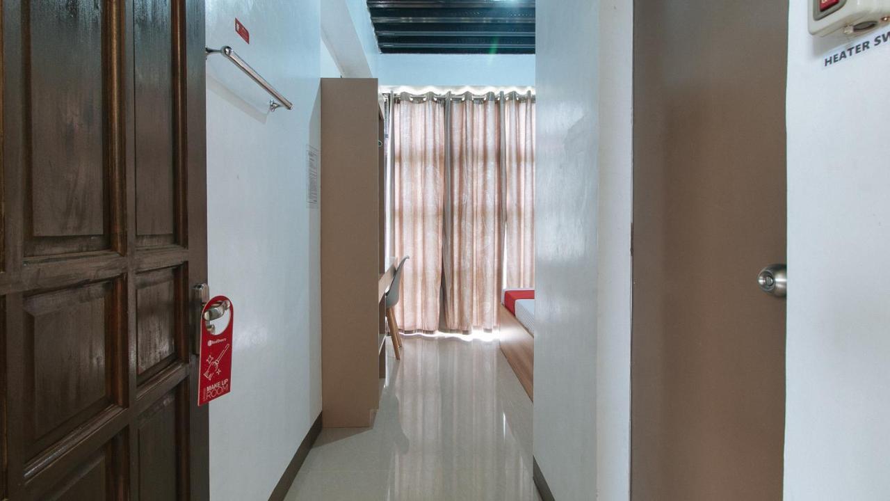 Hotel Reddoorz Near Iloilo International Airport à Cabatuan Extérieur photo