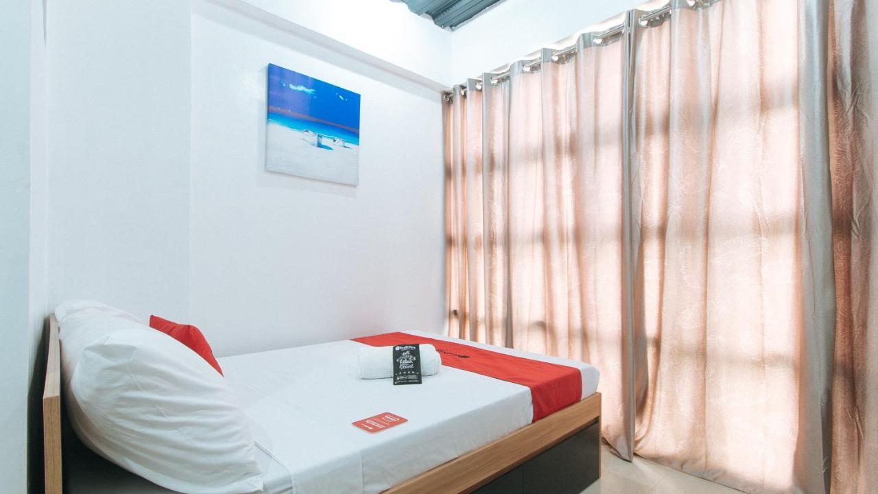 Hotel Reddoorz Near Iloilo International Airport à Cabatuan Extérieur photo