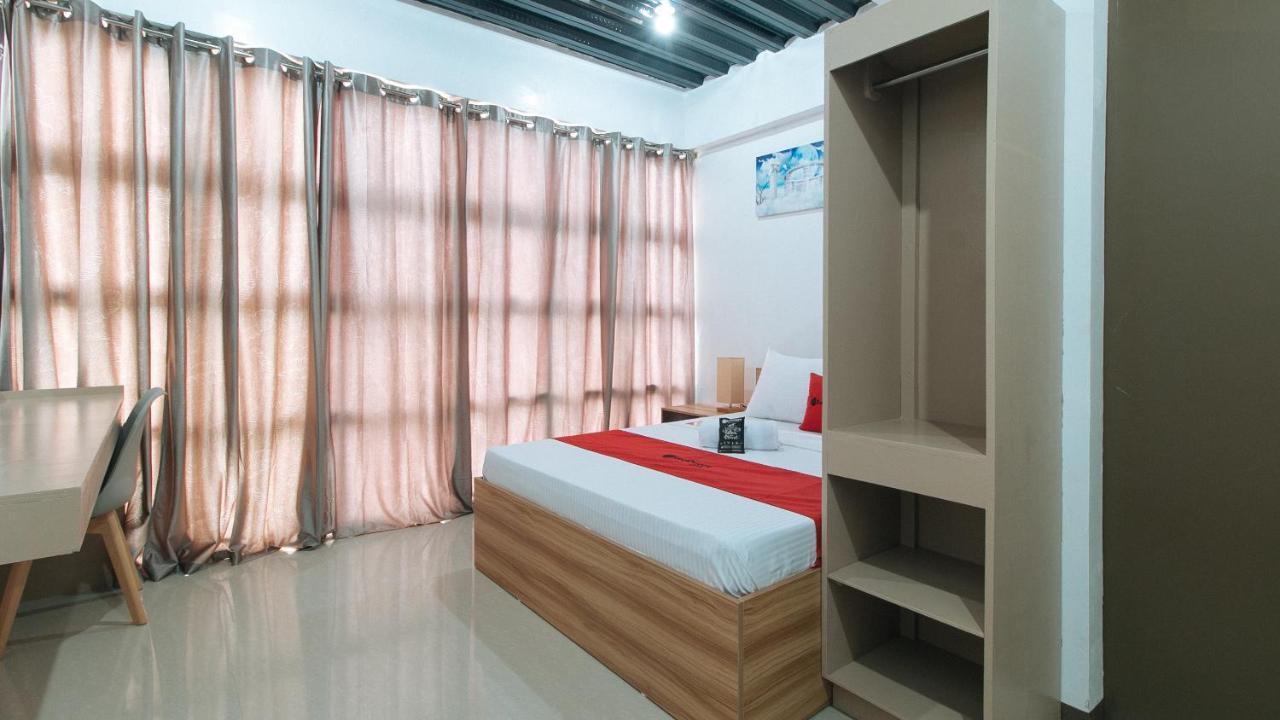 Hotel Reddoorz Near Iloilo International Airport à Cabatuan Extérieur photo