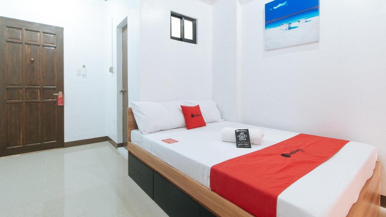 Hotel Reddoorz Near Iloilo International Airport à Cabatuan Extérieur photo